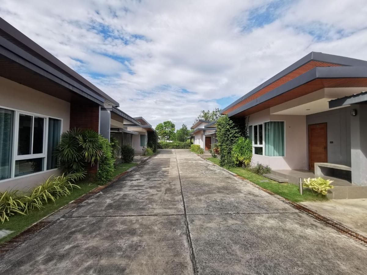 Smile Resort Sriracha シーラーチャー エクステリア 写真
